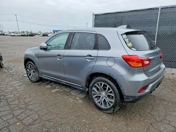 JA4AR3AUXJU012996 2018 MITSUBISHI OUTLANDER - Image 2