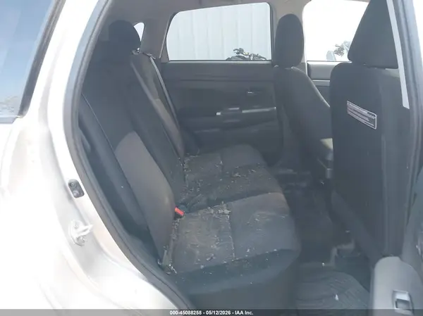 JA4AR3AUXJU016207 2018 MITSUBISHI OUTLANDER - Image 8