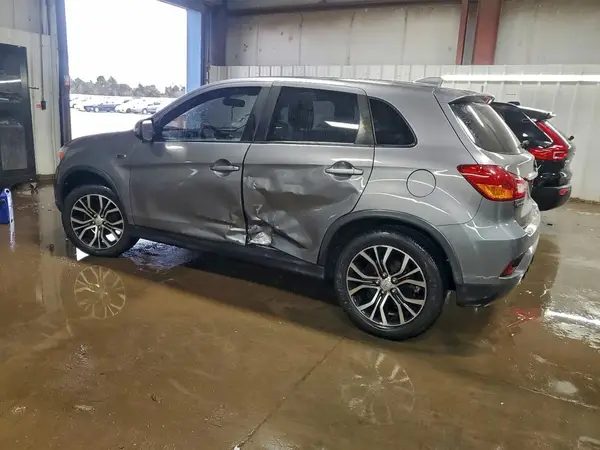 JA4AR3AUXJU016868 2018 MITSUBISHI OUTLANDER - Image 2