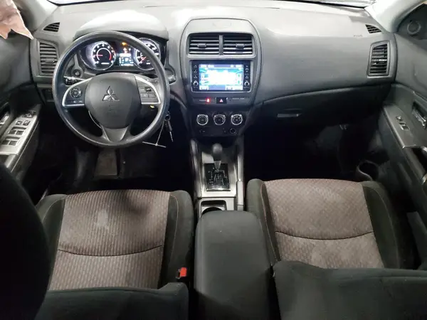 JA4AR3AUXJU017115 2018 MITSUBISHI OUTLANDER - Image 8