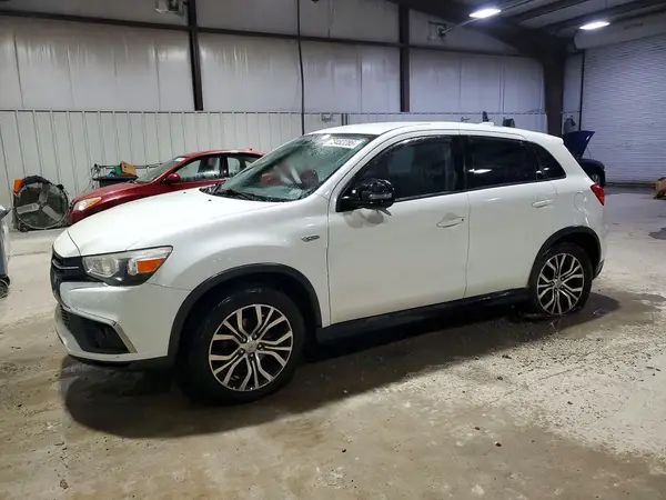 JA4AR3AUXJU018622 2018 MITSUBISHI OUTLANDER - Image 1