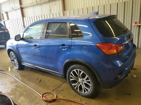 JA4AR3AUXJU021939 2018 MITSUBISHI OUTLANDER - Image 2