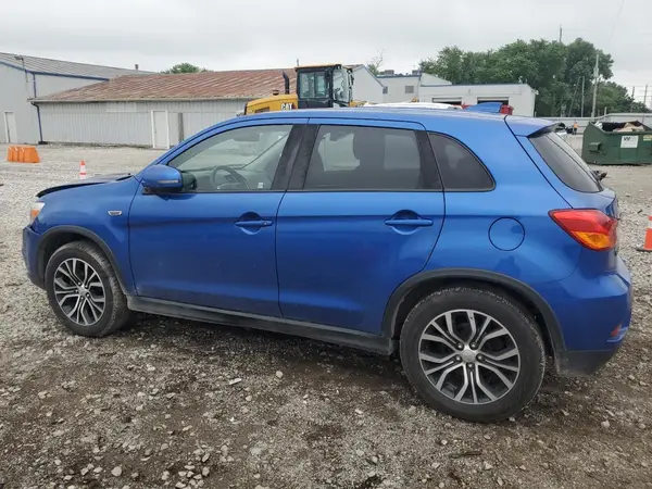 JA4AR3AUXJU025859 2018 MITSUBISHI OUTLANDER - Image 2