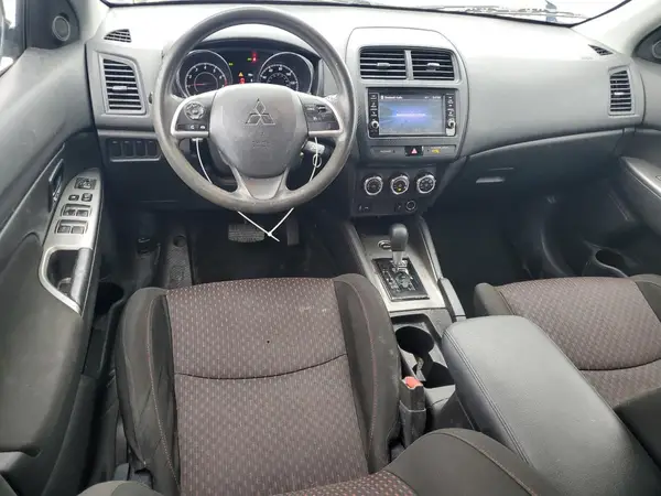 JA4AR3AUXJU025859 2018 MITSUBISHI OUTLANDER - Image 8