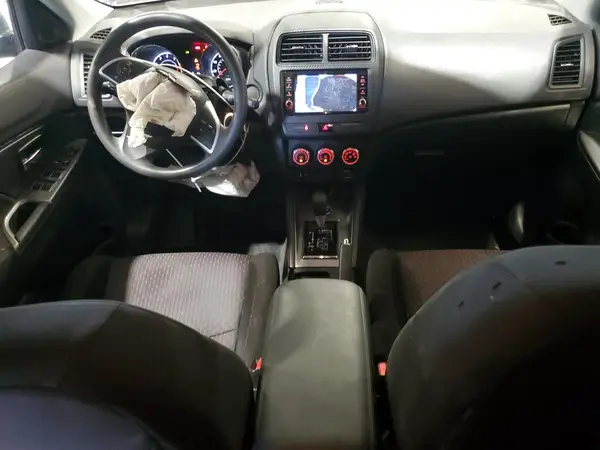 JA4AR3AUXJZ007980 2018 MITSUBISHI OUTLANDER - Image 8