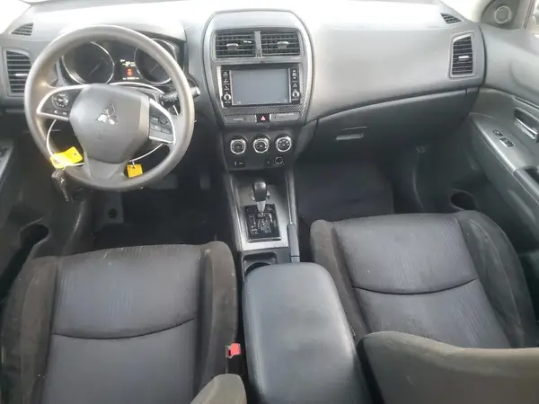 JA4AR3AUXJZ011690 2018 MITSUBISHI OUTLANDER - Image 8