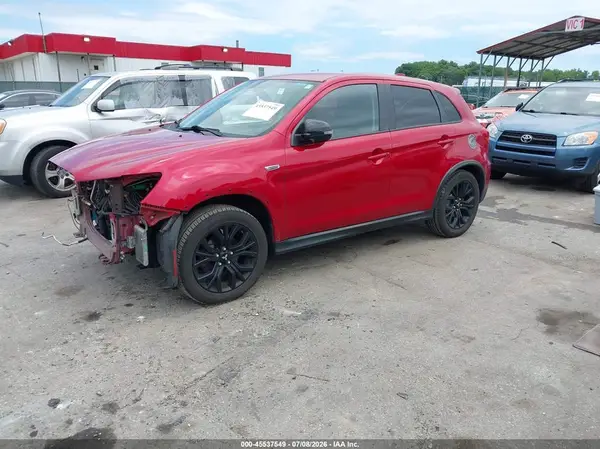 JA4AR3AUXJZ028778 2018 MITSUBISHI OUTLANDER - Image 2