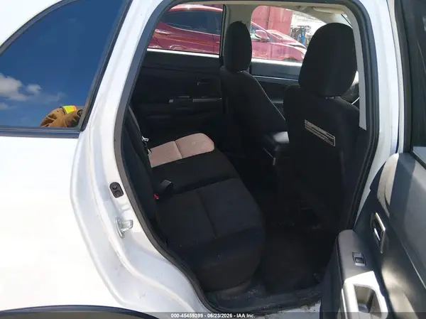 JA4AR3AUXJZ034340 2018 MITSUBISHI OUTLANDER - Image 8
