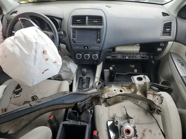 JA4AR3AUXKU001739 2019 MITSUBISHI OUTLANDER - Image 8
