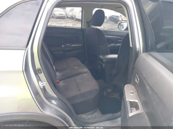 JA4AR3AUXKU005158 2019 MITSUBISHI OUTLANDER - Image 8