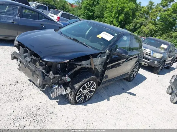 JA4AR3AUXKU006133 2019 MITSUBISHI OUTLANDER - Image 2