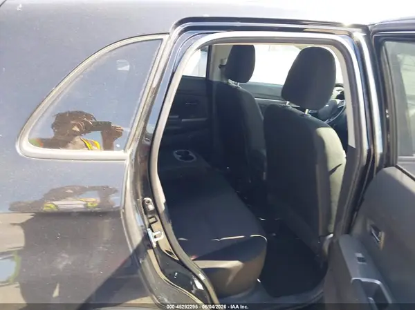 JA4AR3AUXKU006133 2019 MITSUBISHI OUTLANDER - Image 8