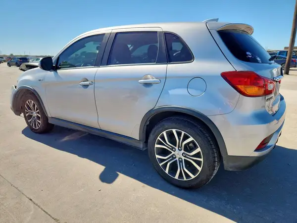 JA4AR3AUXKU013504 2019 MITSUBISHI OUTLANDER - Image 2