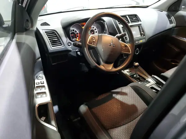 JA4AR3AUXKU014135 2019 MITSUBISHI OUTLANDER - Image 8