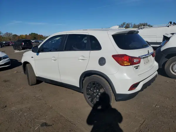 JA4AR3AUXKU021571 2019 MITSUBISHI OUTLANDER - Image 2