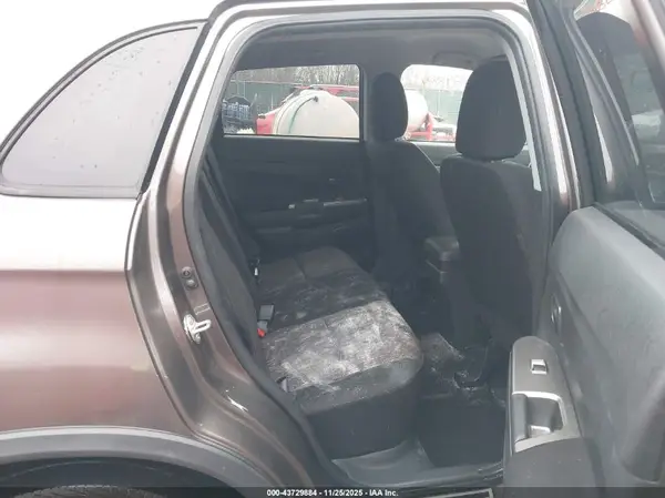 JA4AR3AUXKU026348 2019 MITSUBISHI OUTLANDER - Image 8