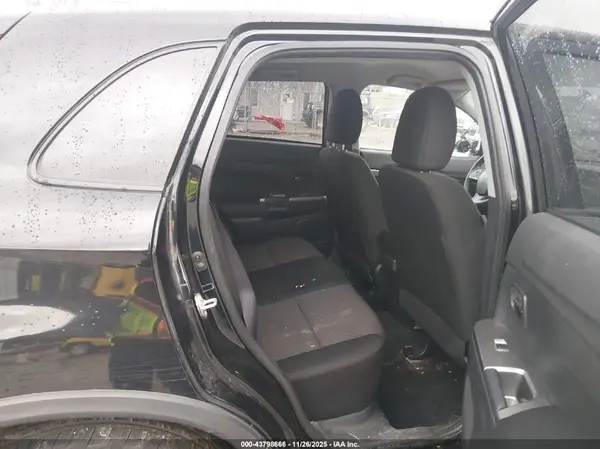 JA4AR3AUXKU030609 2019 MITSUBISHI OUTLANDER - Image 8