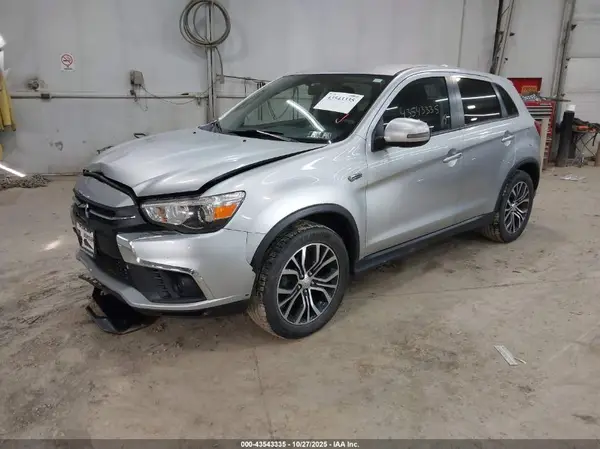 JA4AR3AUXKU034028 2019 MITSUBISHI OUTLANDER - Image 2