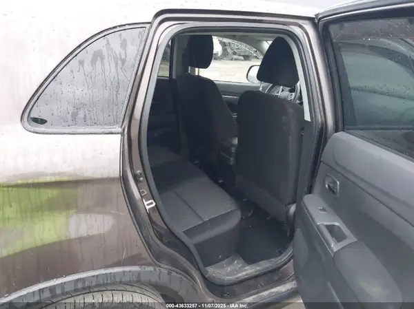 JA4AR3AUXLU005369 2020 MITSUBISHI OUTLANDER - Image 8