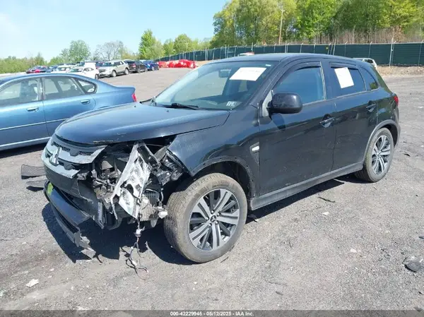 JA4AR3AUXLU013567 2020 MITSUBISHI OUTLANDER - Image 2