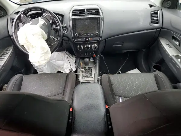 JA4AR3AUXLU015660 2020 MITSUBISHI OUTLANDER - Image 8