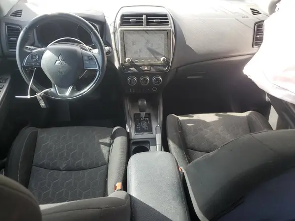 JA4AR3AUXLU024794 2020 MITSUBISHI OUTLANDER - Image 8