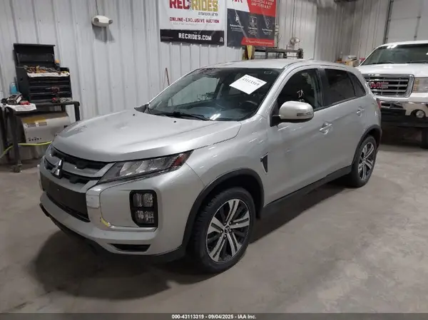 JA4AR3AUXLU025802 2020 MITSUBISHI OUTLANDER - Image 2