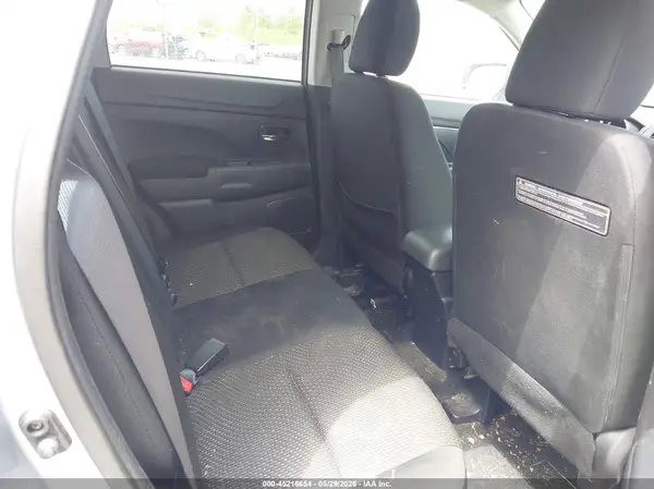JA4AR3AW0GZ050427 2016 MITSUBISHI OUTLANDER - Image 8