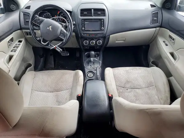 JA4AR3AW0HZ023519 2017 MITSUBISHI OUTLANDER - Image 8