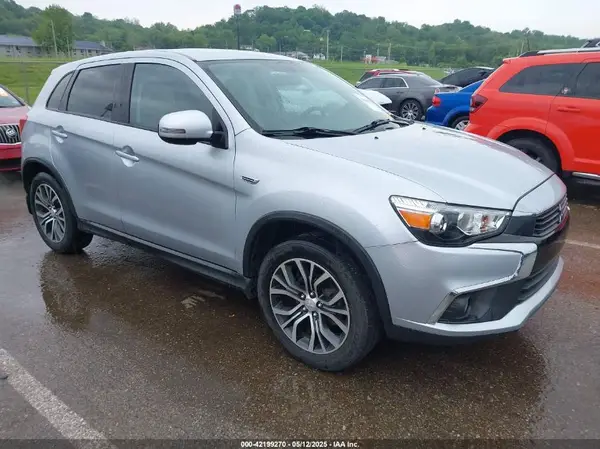 JA4AR3AW0HZ065902 2017 MITSUBISHI OUTLANDER - Image 1