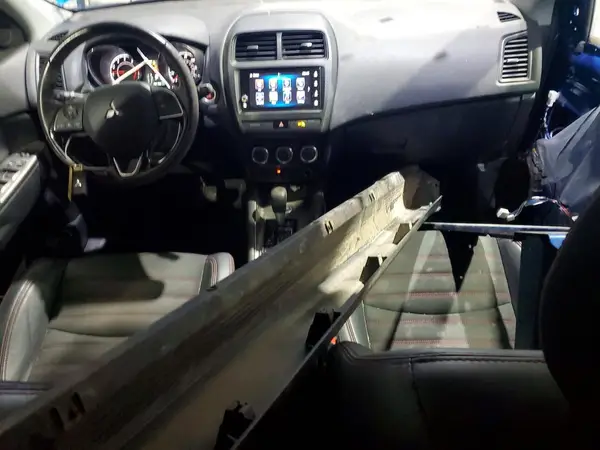 JA4AR3AW0JU000938 2018 MITSUBISHI OUTLANDER - Image 8