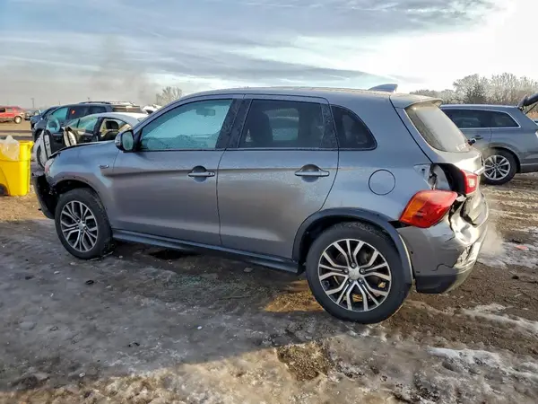 JA4AR3AW0JU001605 2018 MITSUBISHI OUTLANDER - Image 2