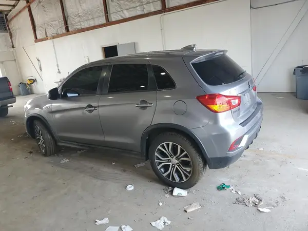 JA4AR3AW0JU013012 2018 MITSUBISHI OUTLANDER - Image 2