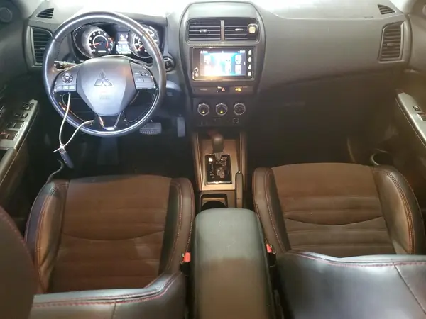 JA4AR3AW0JU013012 2018 MITSUBISHI OUTLANDER - Image 8