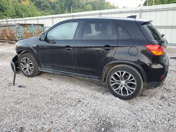 JA4AR3AW0JU017190 2018 MITSUBISHI OUTLANDER - Image 2