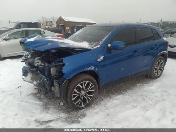 JA4AR3AW0JU018310 2018 MITSUBISHI OUTLANDER - Image 2