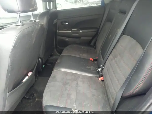 JA4AR3AW0JU018310 2018 MITSUBISHI OUTLANDER - Image 8