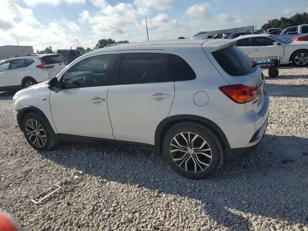 JA4AR3AW0JU020106 2018 MITSUBISHI OUTLANDER - Image 2