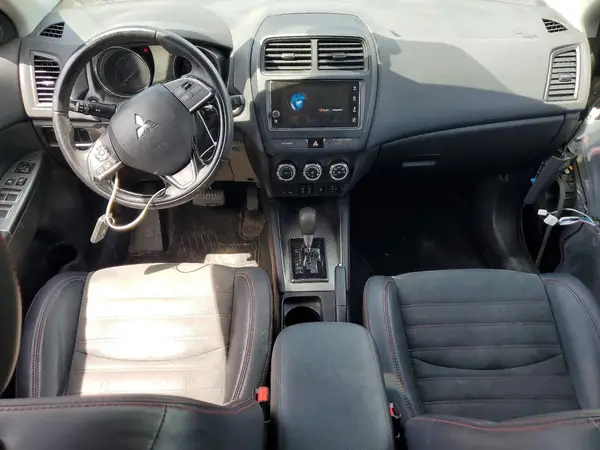JA4AR3AW0JU020137 2018 MITSUBISHI OUTLANDER - Image 8