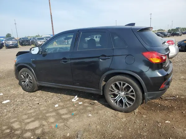 JA4AR3AW0JU021885 2018 MITSUBISHI OUTLANDER - Image 2