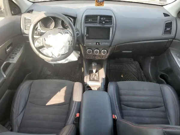 JA4AR3AW0JU021885 2018 MITSUBISHI OUTLANDER - Image 8