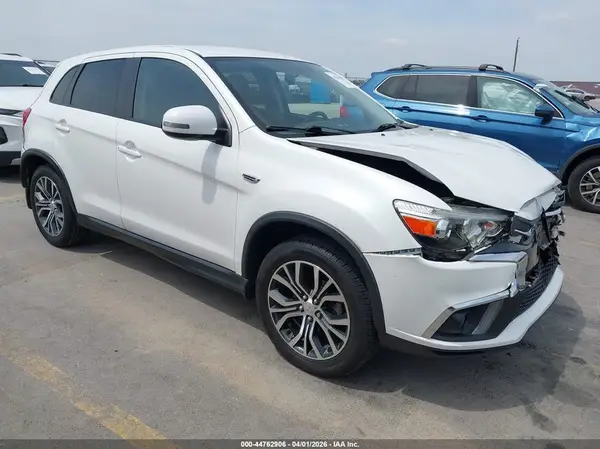 JA4AR3AW0JU025497 2018 MITSUBISHI OUTLANDER - Image 1