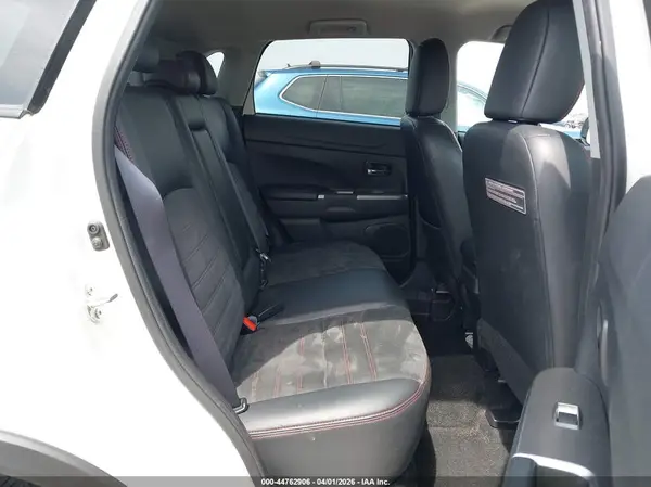 JA4AR3AW0JU025497 2018 MITSUBISHI OUTLANDER - Image 8