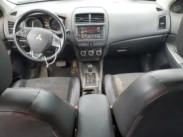 JA4AR3AW0JZ018746 2018 MITSUBISHI OUTLANDER - Image 8