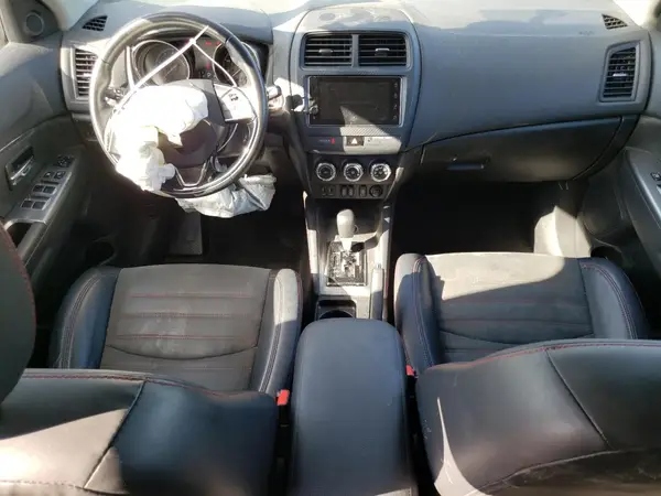 JA4AR3AW0JZ026491 2018 MITSUBISHI OUTLANDER - Image 8