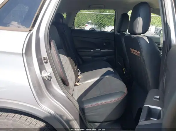 JA4AR3AW0JZ034977 2018 MITSUBISHI OUTLANDER - Image 8