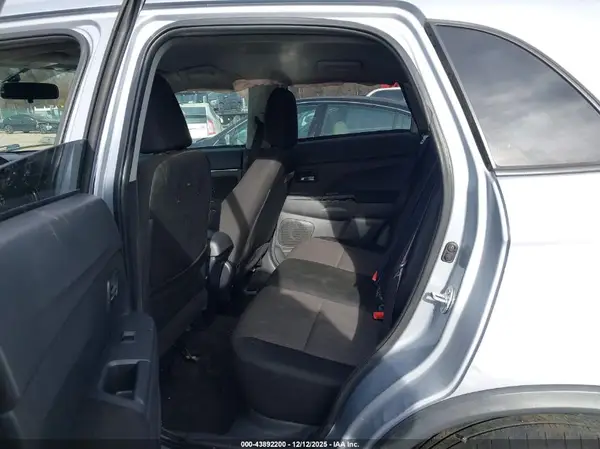 JA4AR3AW1GZ057063 2016 MITSUBISHI OUTLANDER - Image 8