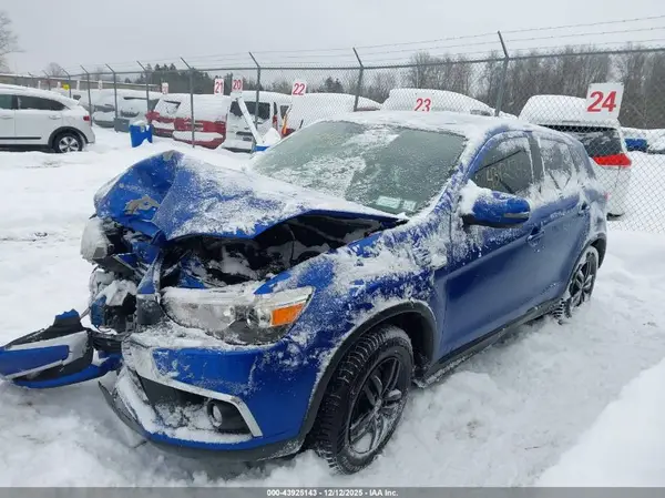 JA4AR3AW1HZ032259 2017 MITSUBISHI OUTLANDER - Image 2