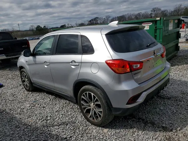 JA4AR3AW1JU001080 2018 MITSUBISHI OUTLANDER - Image 2