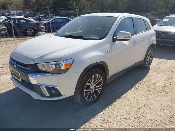 JA4AR3AW1JU025671 2018 MITSUBISHI OUTLANDER - Image 2